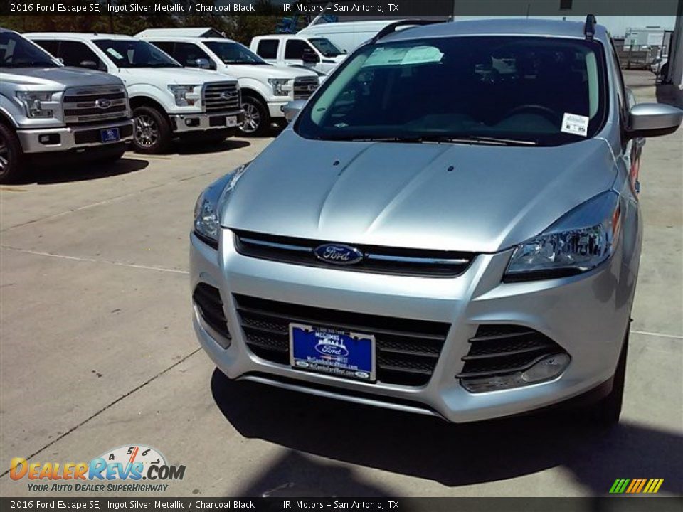 2016 Ford Escape SE Ingot Silver Metallic / Charcoal Black Photo #4