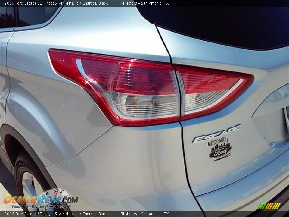 2016 Ford Escape SE Ingot Silver Metallic / Charcoal Black Photo #9
