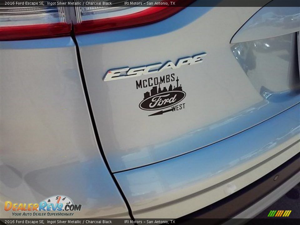 2016 Ford Escape SE Ingot Silver Metallic / Charcoal Black Photo #10
