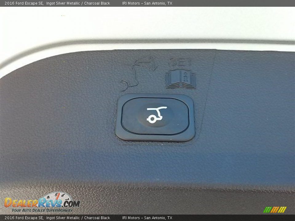 2016 Ford Escape SE Ingot Silver Metallic / Charcoal Black Photo #16