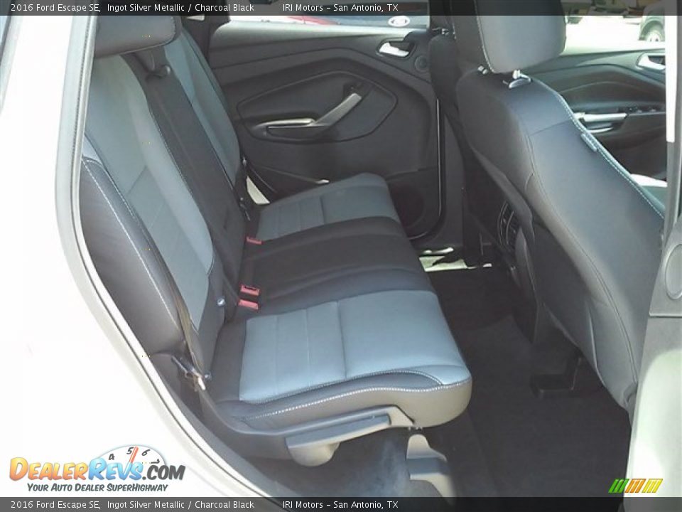 2016 Ford Escape SE Ingot Silver Metallic / Charcoal Black Photo #17