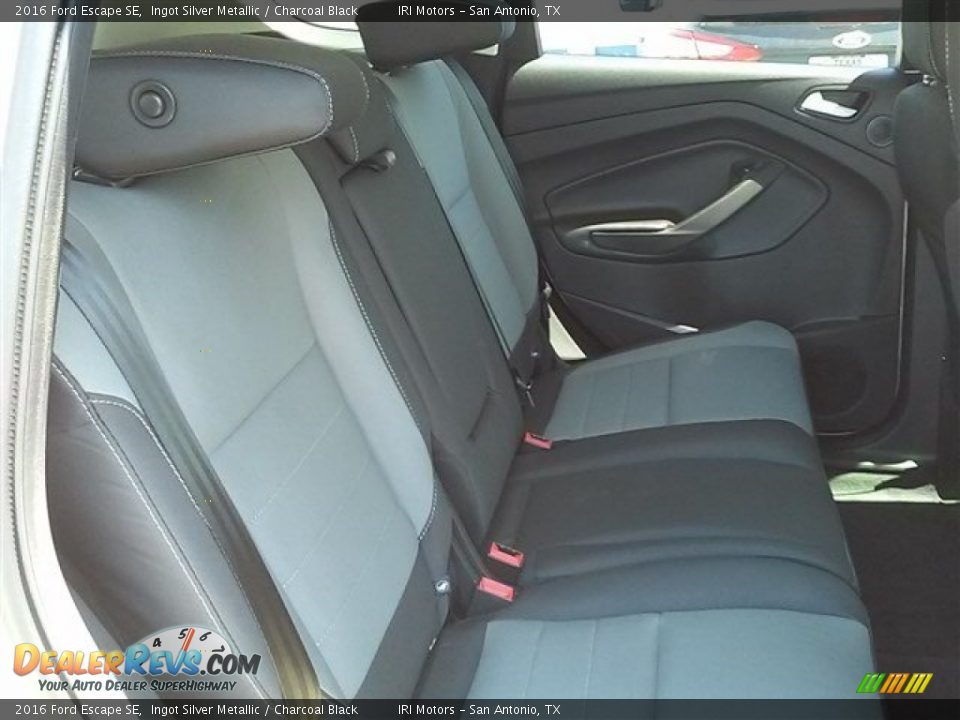 2016 Ford Escape SE Ingot Silver Metallic / Charcoal Black Photo #18