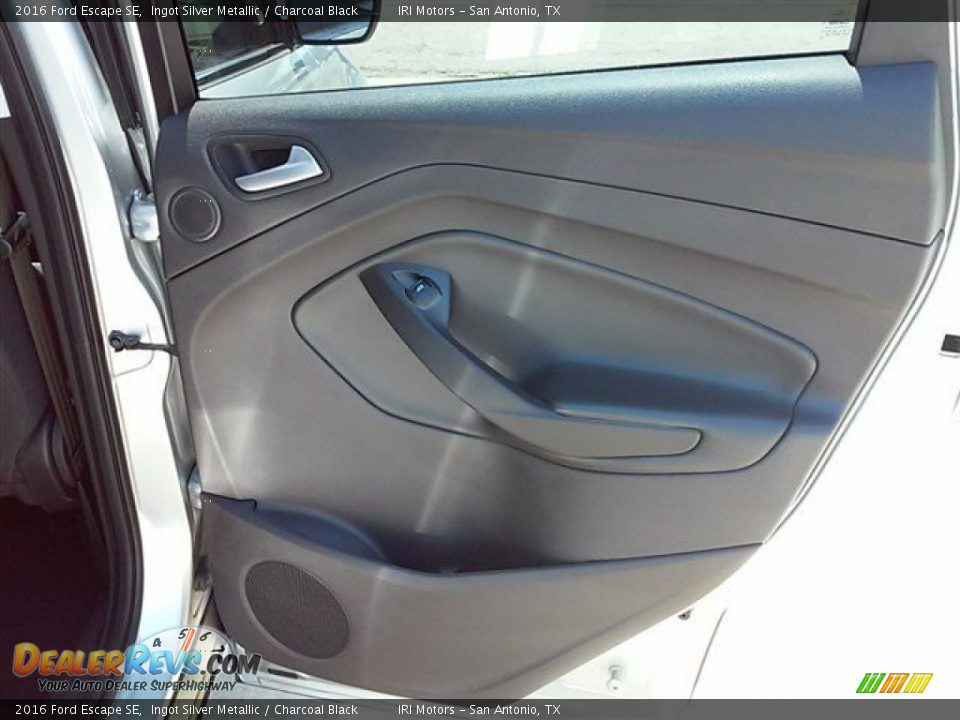 2016 Ford Escape SE Ingot Silver Metallic / Charcoal Black Photo #20