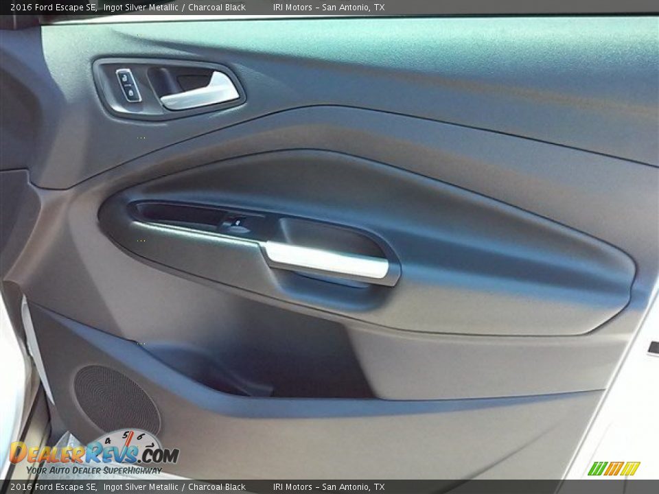 2016 Ford Escape SE Ingot Silver Metallic / Charcoal Black Photo #22