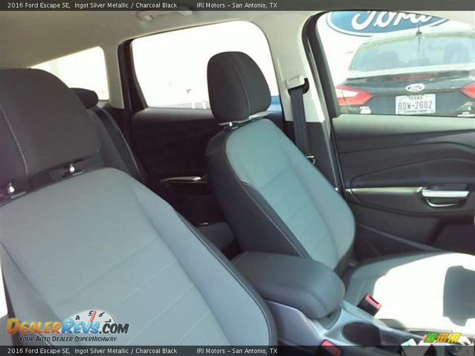 2016 Ford Escape SE Ingot Silver Metallic / Charcoal Black Photo #24