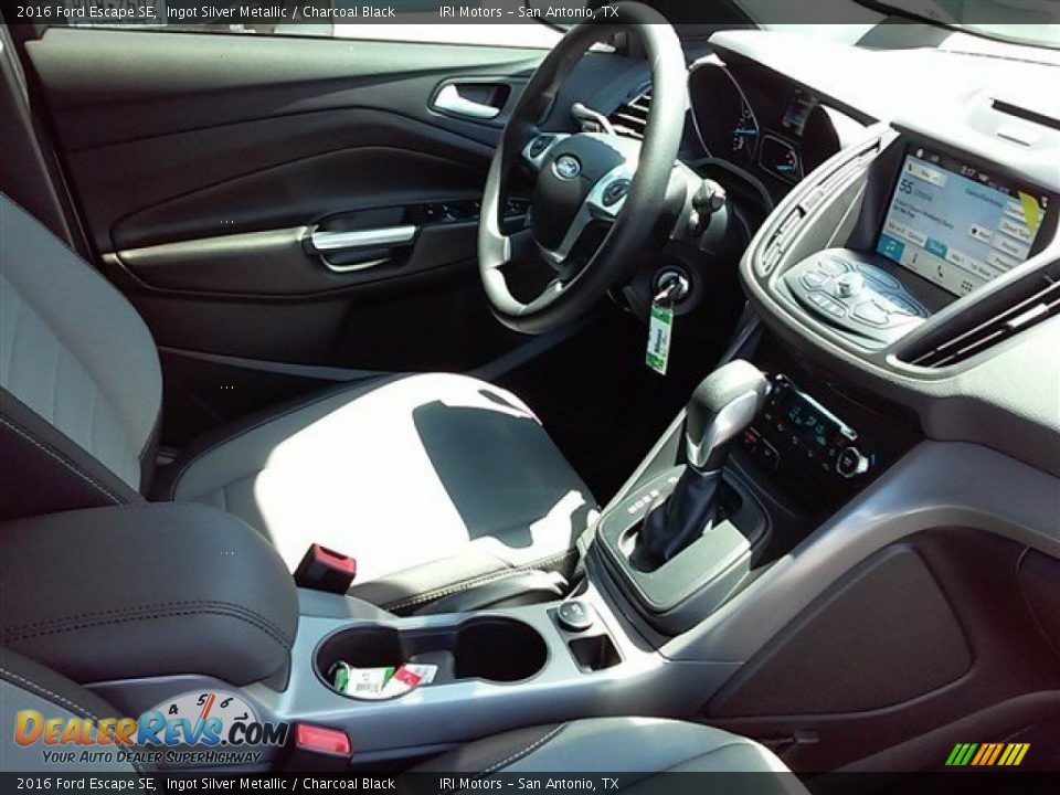 2016 Ford Escape SE Ingot Silver Metallic / Charcoal Black Photo #25