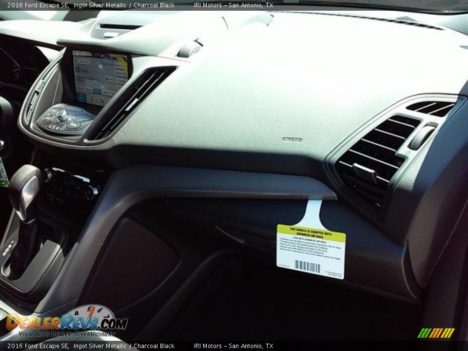 2016 Ford Escape SE Ingot Silver Metallic / Charcoal Black Photo #29