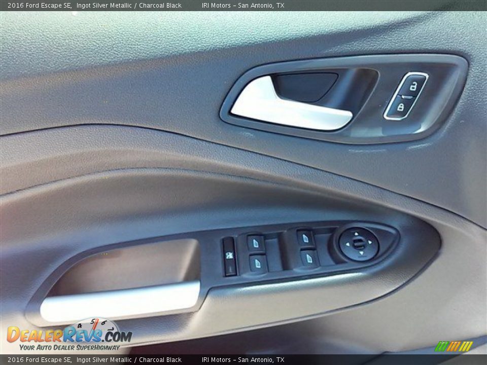 2016 Ford Escape SE Ingot Silver Metallic / Charcoal Black Photo #31