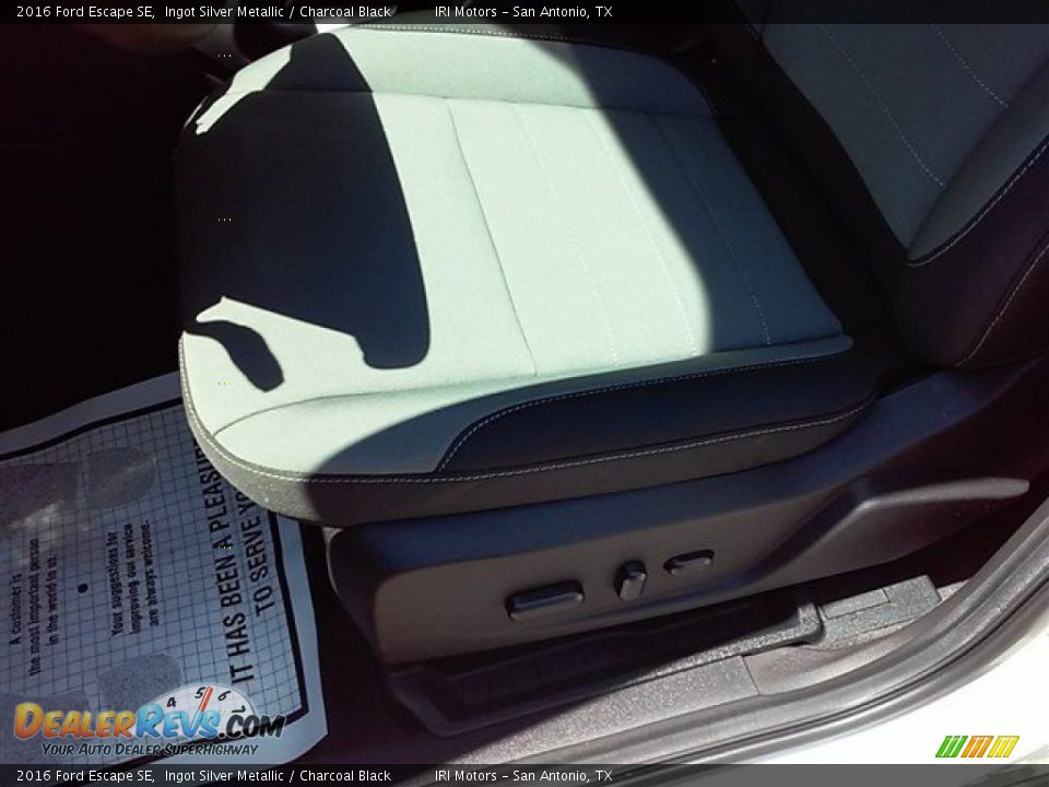 2016 Ford Escape SE Ingot Silver Metallic / Charcoal Black Photo #33