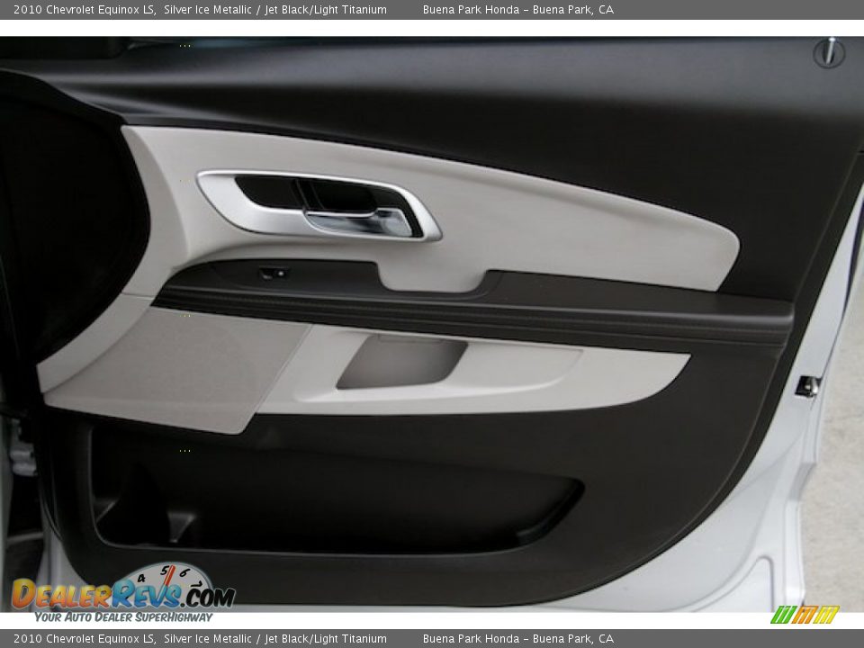 2010 Chevrolet Equinox LS Silver Ice Metallic / Jet Black/Light Titanium Photo #23