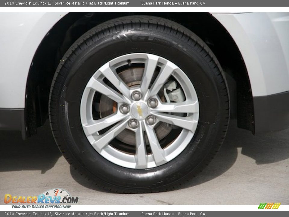 2010 Chevrolet Equinox LS Silver Ice Metallic / Jet Black/Light Titanium Photo #26