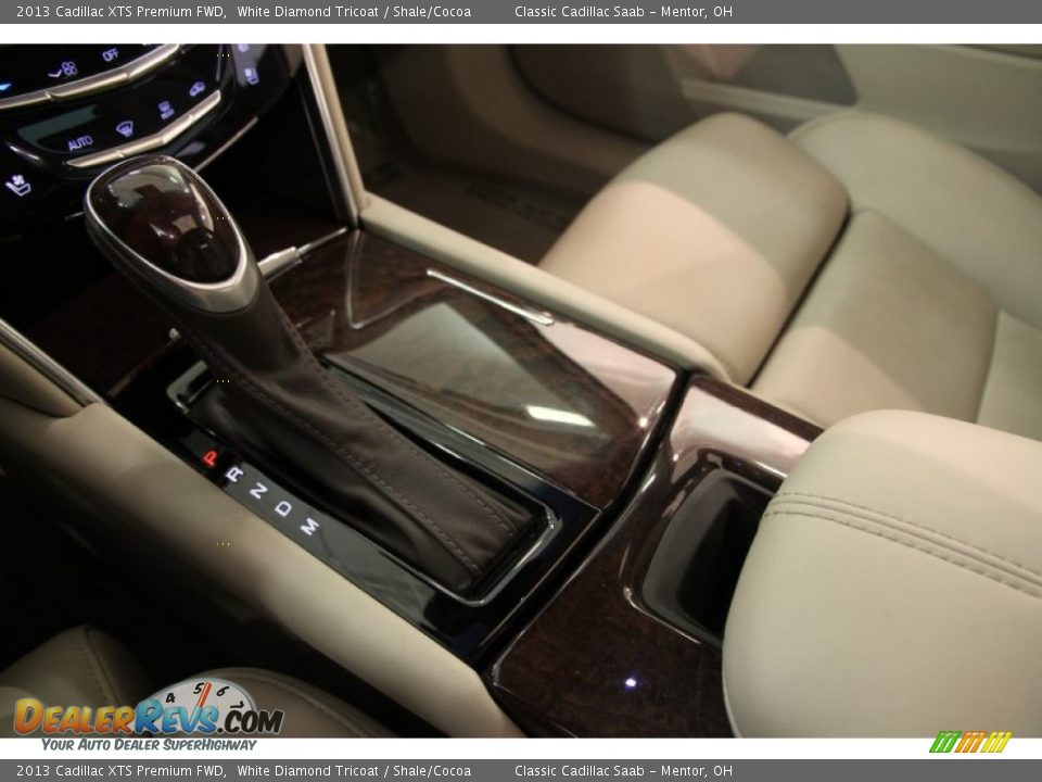 2013 Cadillac XTS Premium FWD White Diamond Tricoat / Shale/Cocoa Photo #13