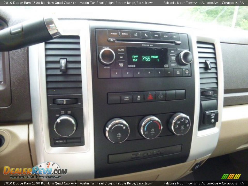 2010 Dodge Ram 1500 Big Horn Quad Cab 4x4 Austin Tan Pearl / Light Pebble Beige/Bark Brown Photo #23
