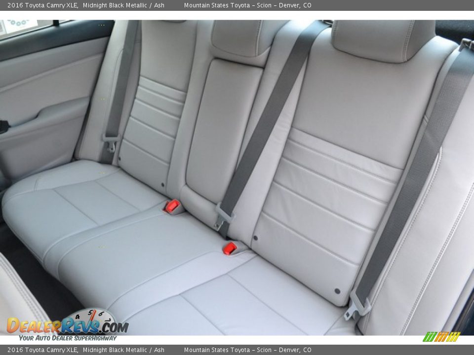 2016 Toyota Camry XLE Midnight Black Metallic / Ash Photo #7