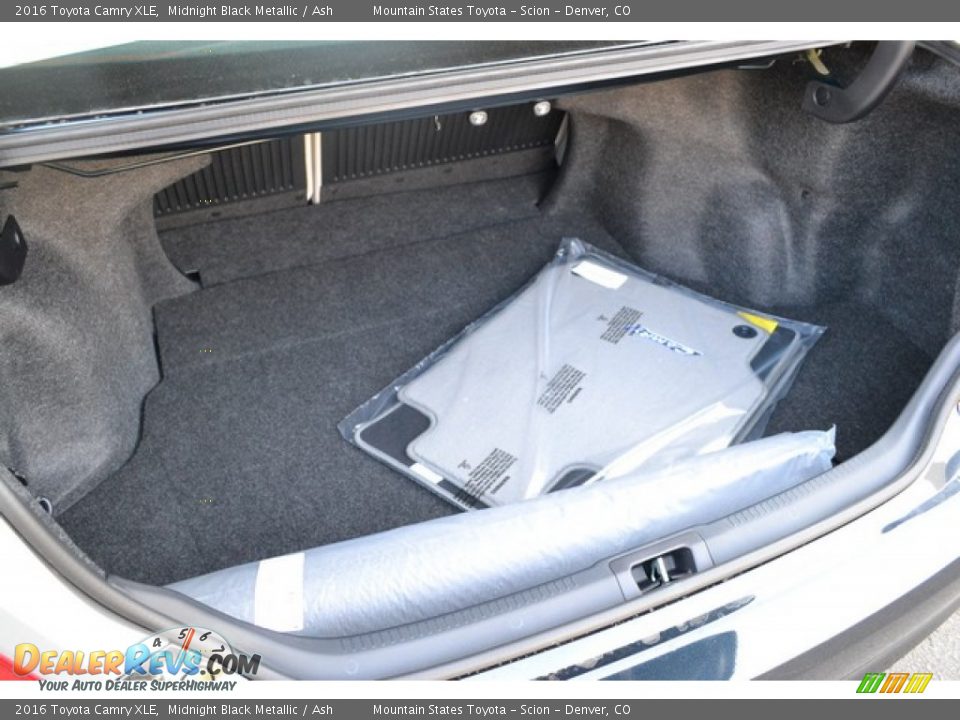 2016 Toyota Camry XLE Midnight Black Metallic / Ash Photo #8