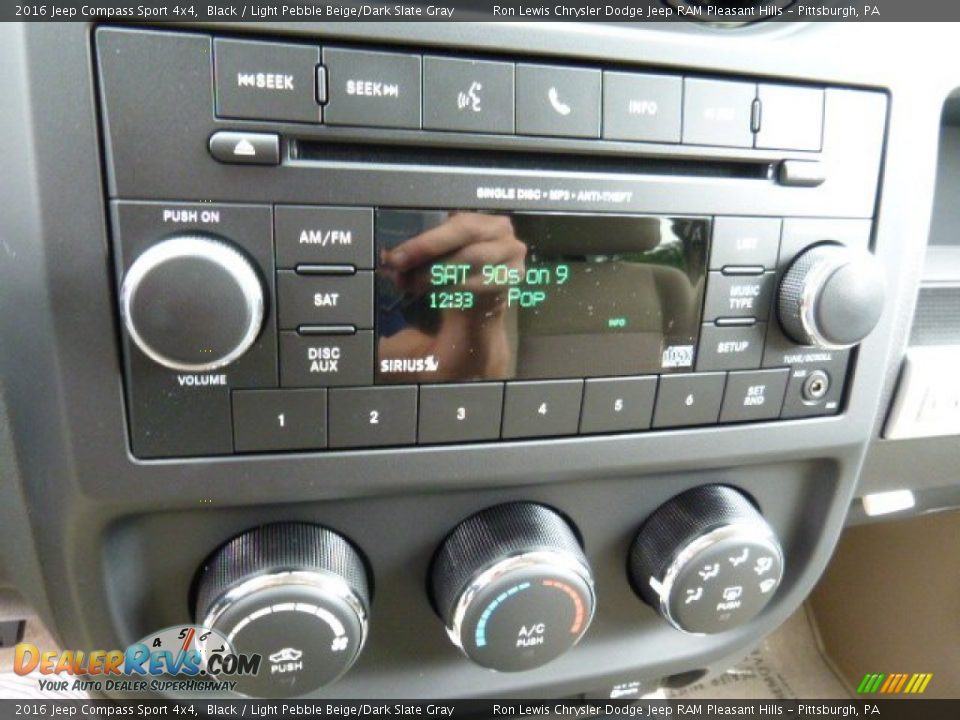 Controls of 2016 Jeep Compass Sport 4x4 Photo #19