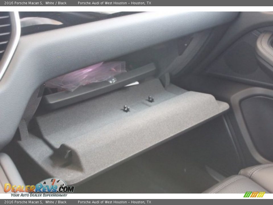 2016 Porsche Macan S White / Black Photo #25