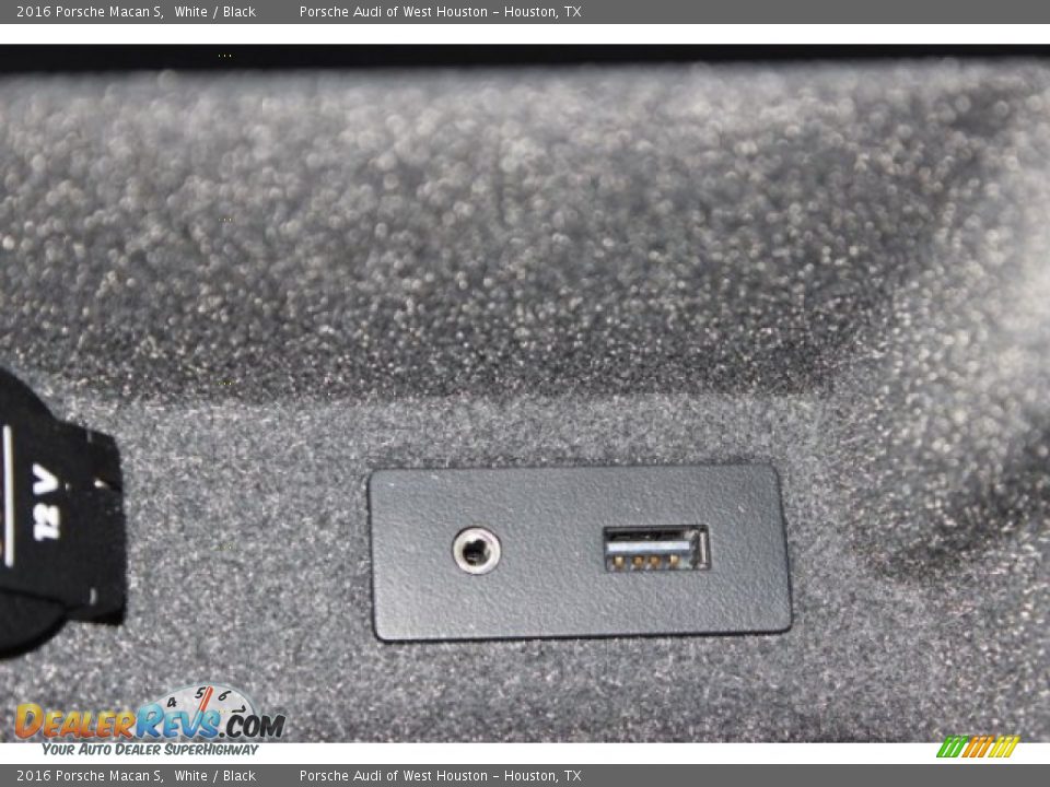 2016 Porsche Macan S White / Black Photo #27