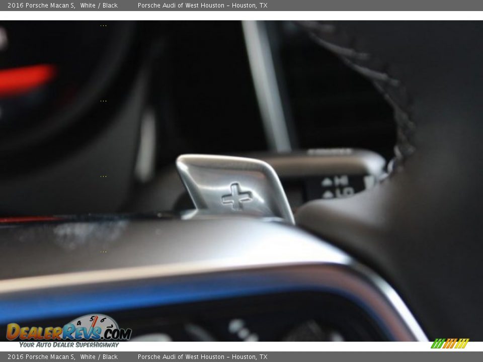 2016 Porsche Macan S White / Black Photo #31