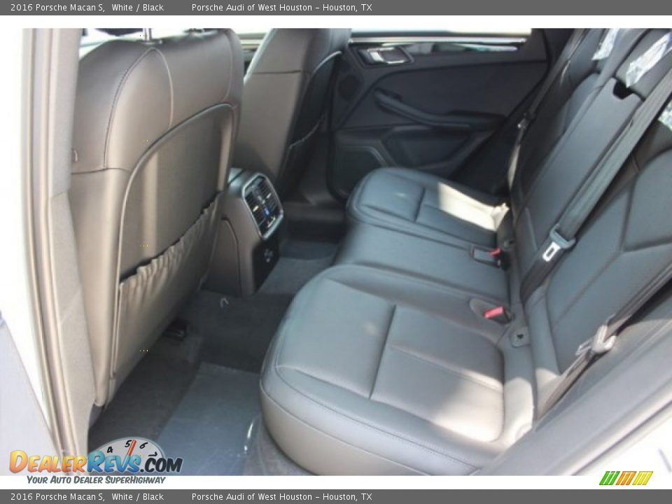 2016 Porsche Macan S White / Black Photo #35