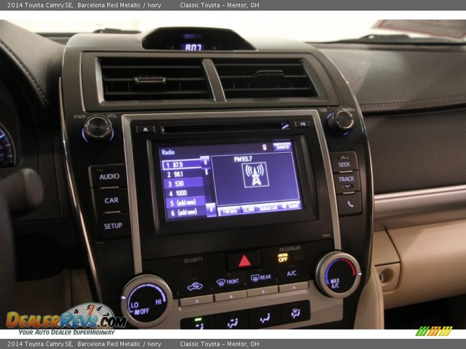 Controls of 2014 Toyota Camry SE Photo #8