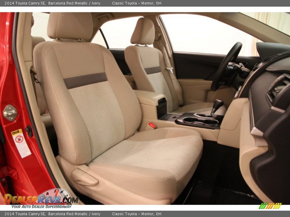 Front Seat of 2014 Toyota Camry SE Photo #12