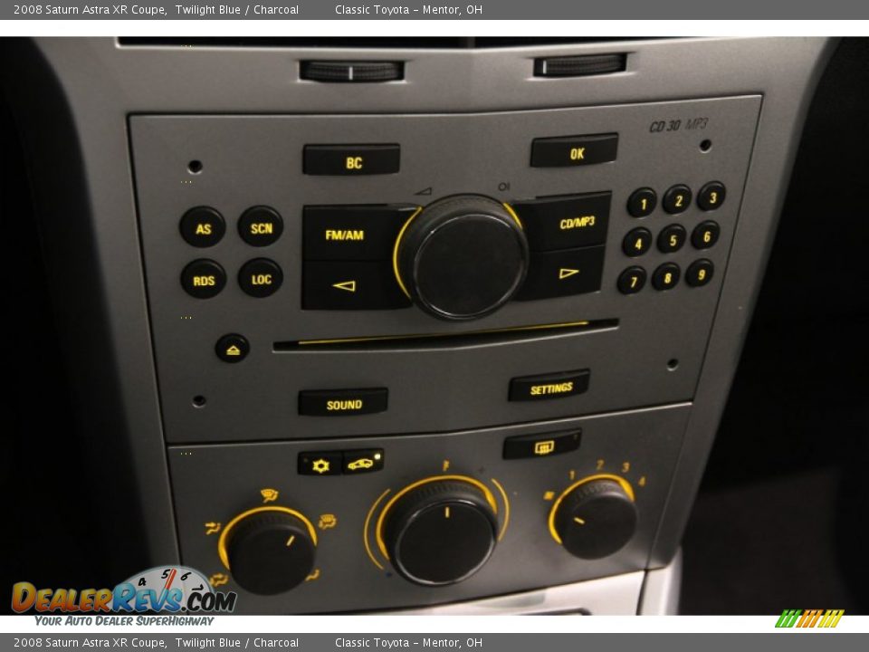 Controls of 2008 Saturn Astra XR Coupe Photo #9