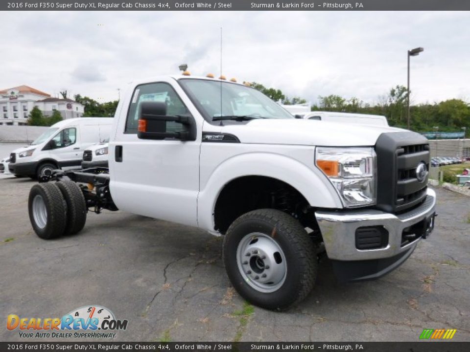 Front 3/4 View of 2016 Ford F350 Super Duty XL Regular Cab Chassis 4x4 Photo #1