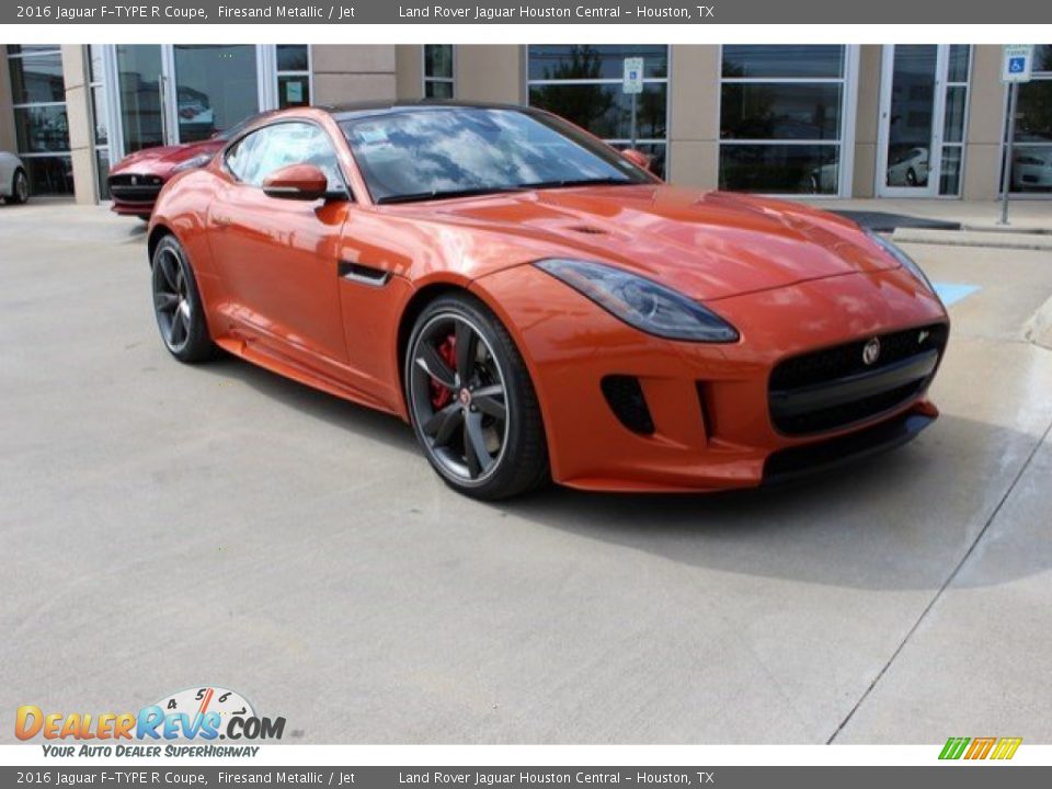Front 3/4 View of 2016 Jaguar F-TYPE R Coupe Photo #1