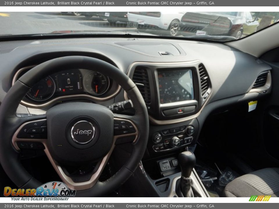 2016 Jeep Cherokee Latitude Brilliant Black Crystal Pearl / Black Photo #10