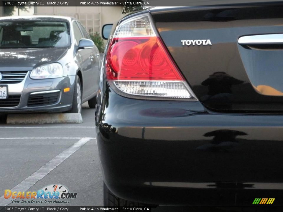 2005 Toyota Camry LE Black / Gray Photo #4
