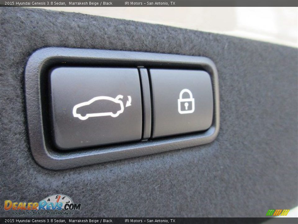 2015 Hyundai Genesis 3.8 Sedan Marrakesh Beige / Black Photo #14