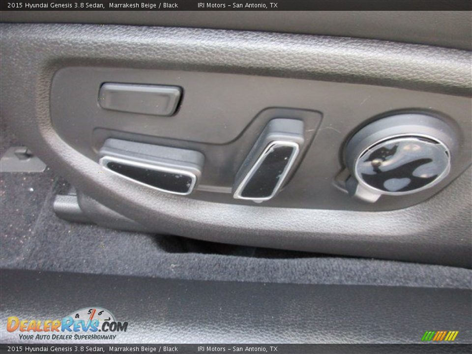 2015 Hyundai Genesis 3.8 Sedan Marrakesh Beige / Black Photo #17