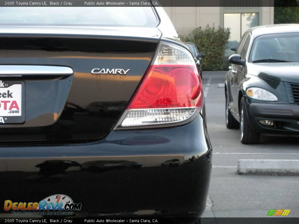 2005 Toyota Camry LE Black / Gray Photo #5