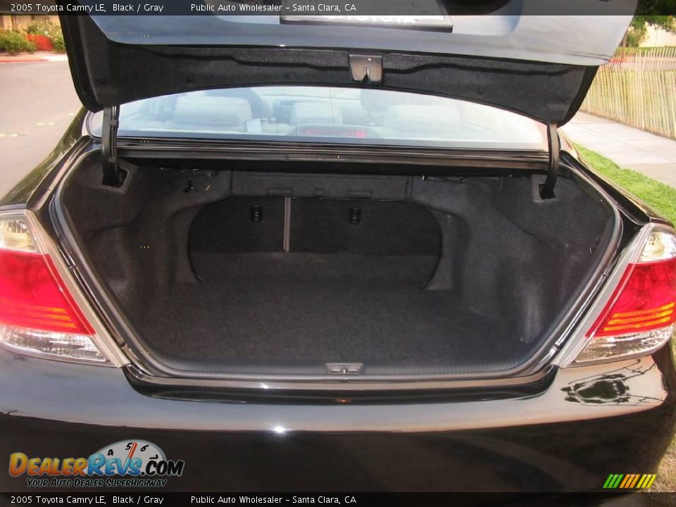 2005 Toyota Camry LE Black / Gray Photo #10