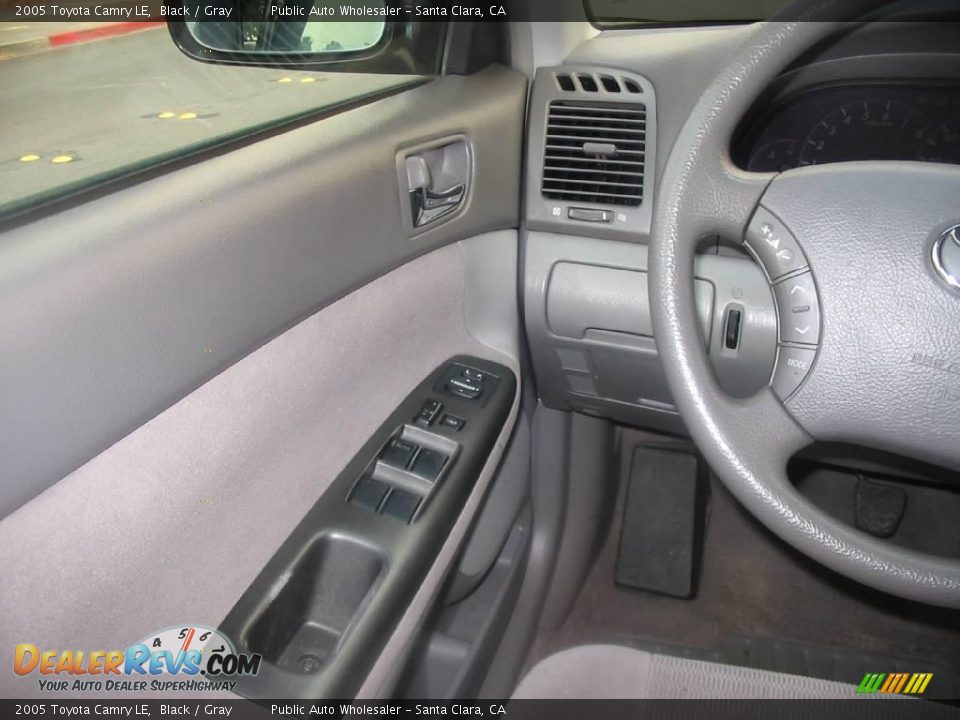 2005 Toyota Camry LE Black / Gray Photo #13