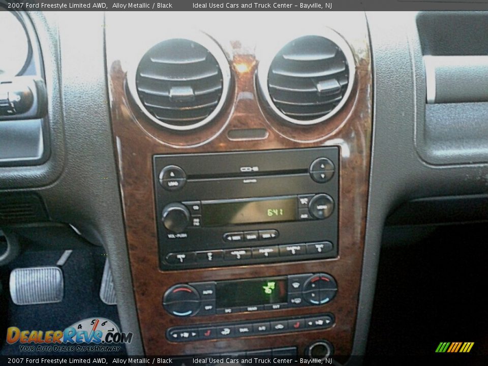 2007 Ford Freestyle Limited AWD Alloy Metallic / Black Photo #17
