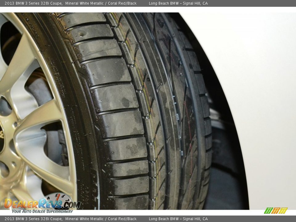 2013 BMW 3 Series 328i Coupe Mineral White Metallic / Coral Red/Black Photo #10
