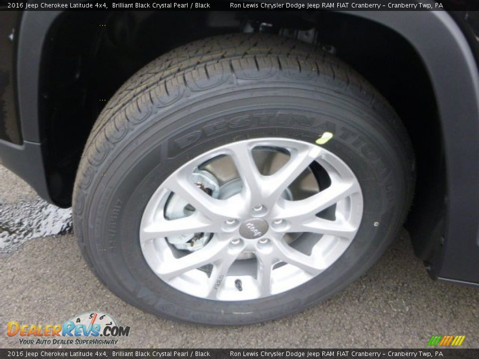 2016 Jeep Cherokee Latitude 4x4 Brilliant Black Crystal Pearl / Black Photo #2