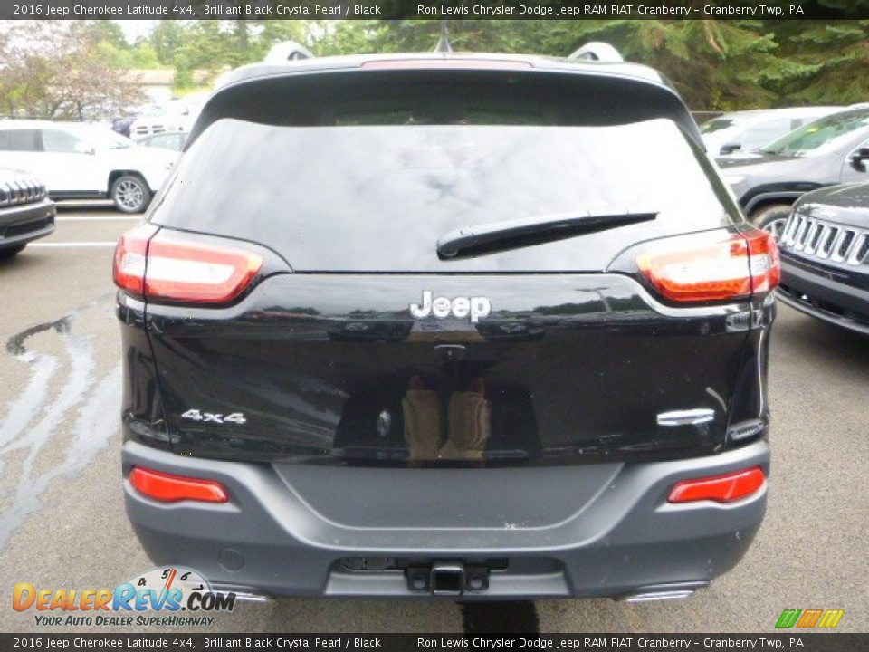 2016 Jeep Cherokee Latitude 4x4 Brilliant Black Crystal Pearl / Black Photo #5