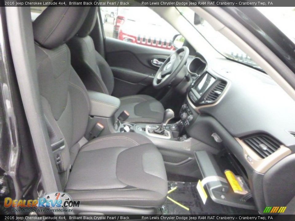 2016 Jeep Cherokee Latitude 4x4 Brilliant Black Crystal Pearl / Black Photo #8