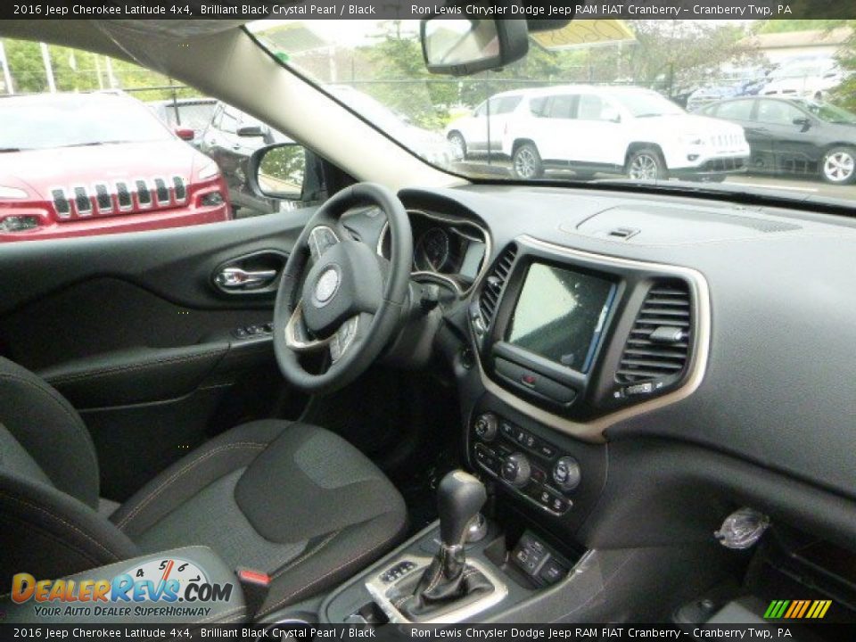 2016 Jeep Cherokee Latitude 4x4 Brilliant Black Crystal Pearl / Black Photo #9