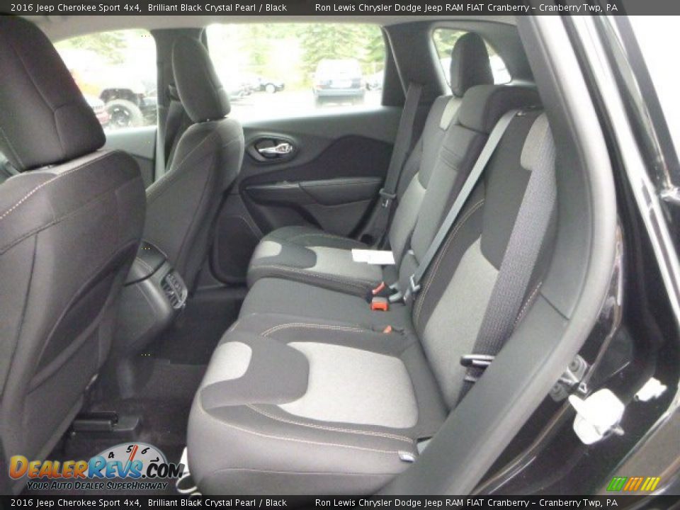 2016 Jeep Cherokee Sport 4x4 Brilliant Black Crystal Pearl / Black Photo #4