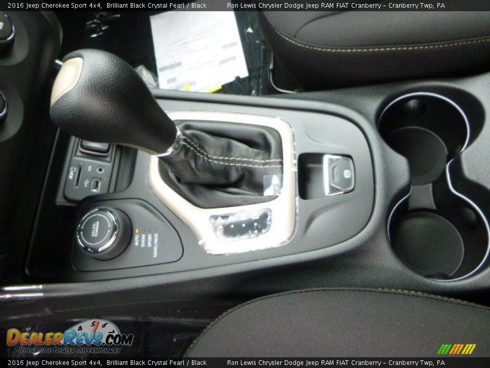 2016 Jeep Cherokee Sport 4x4 Brilliant Black Crystal Pearl / Black Photo #15