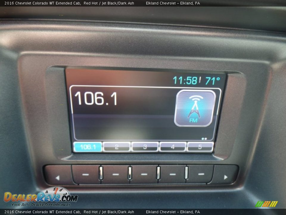 Controls of 2016 Chevrolet Colorado WT Extended Cab Photo #25