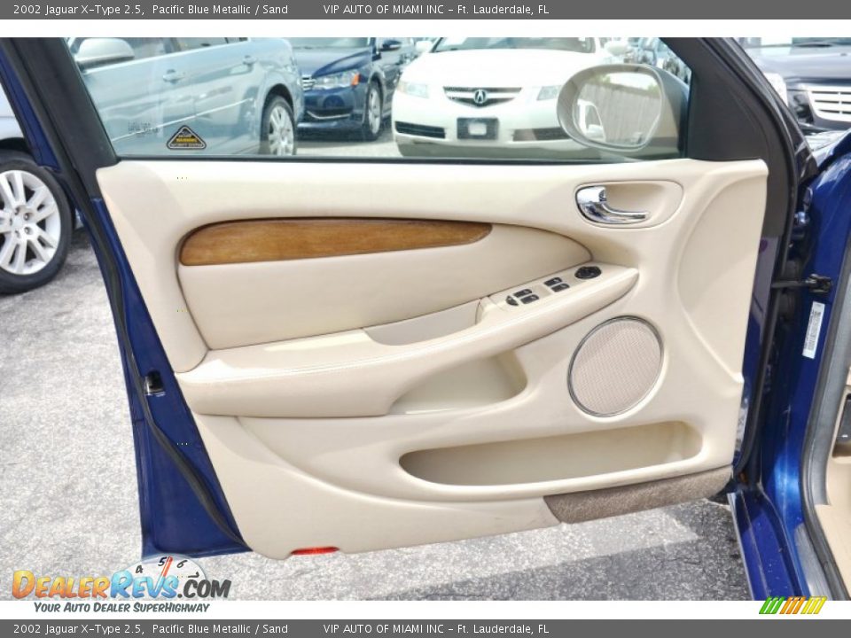 Door Panel of 2002 Jaguar X-Type 2.5 Photo #11