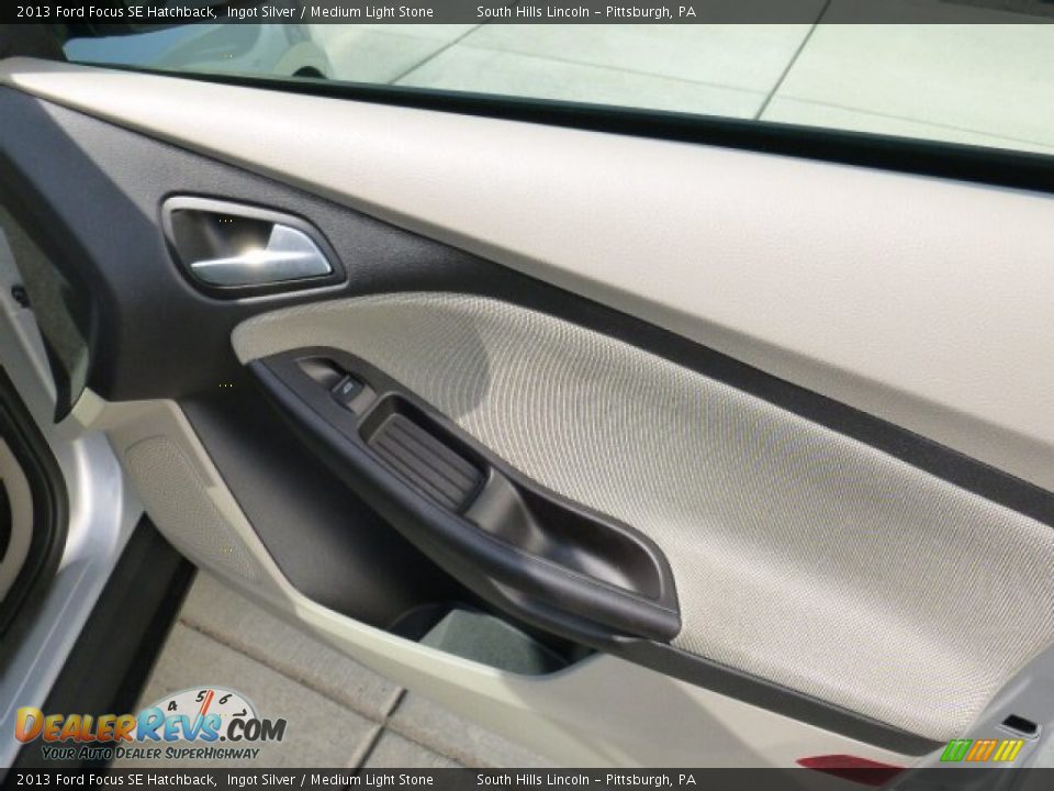 2013 Ford Focus SE Hatchback Ingot Silver / Medium Light Stone Photo #12