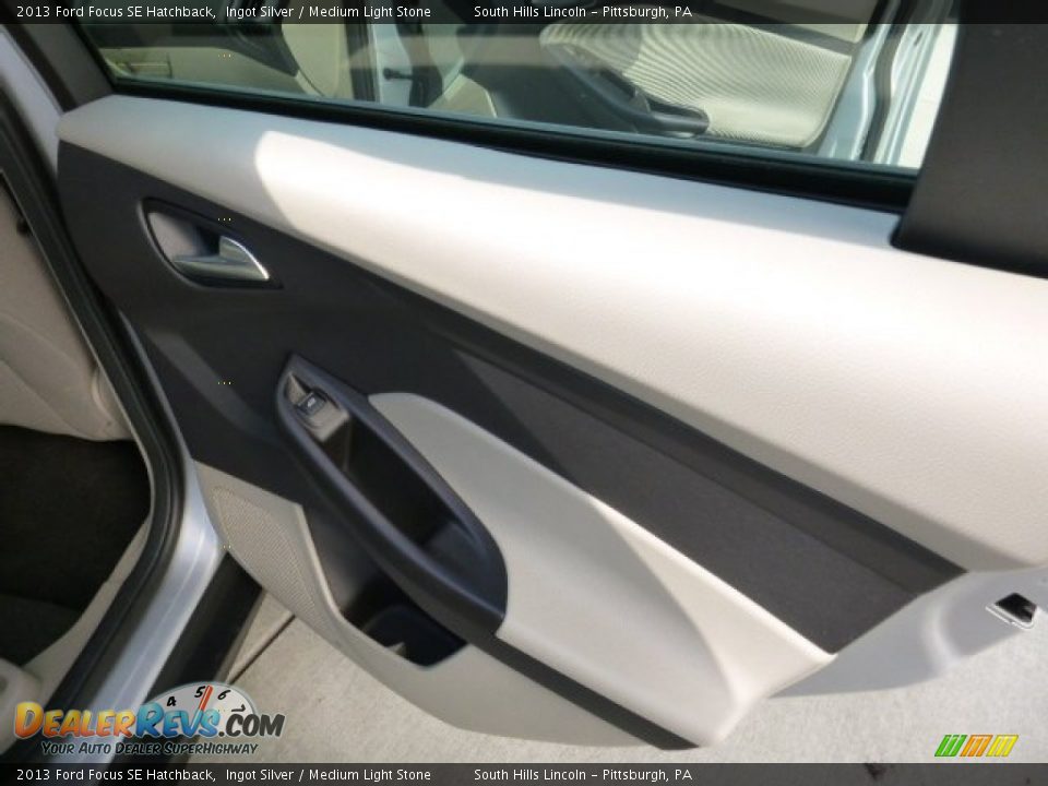 2013 Ford Focus SE Hatchback Ingot Silver / Medium Light Stone Photo #14
