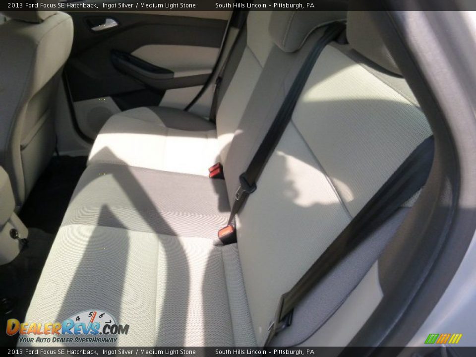 2013 Ford Focus SE Hatchback Ingot Silver / Medium Light Stone Photo #16