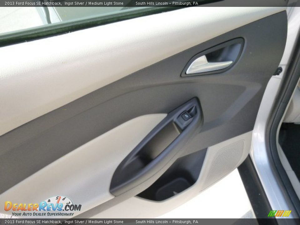 2013 Ford Focus SE Hatchback Ingot Silver / Medium Light Stone Photo #18